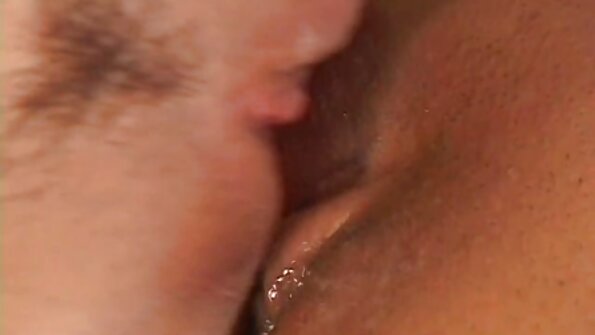 Kristi Fox își face gaura și fața acoperită cu esperma