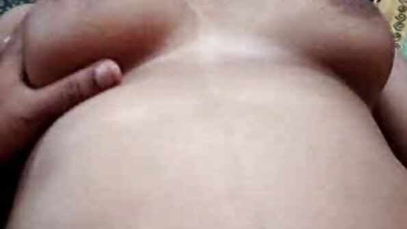 Bruneta cu sânii mari, Lela Star, sufla și face sex hardcore